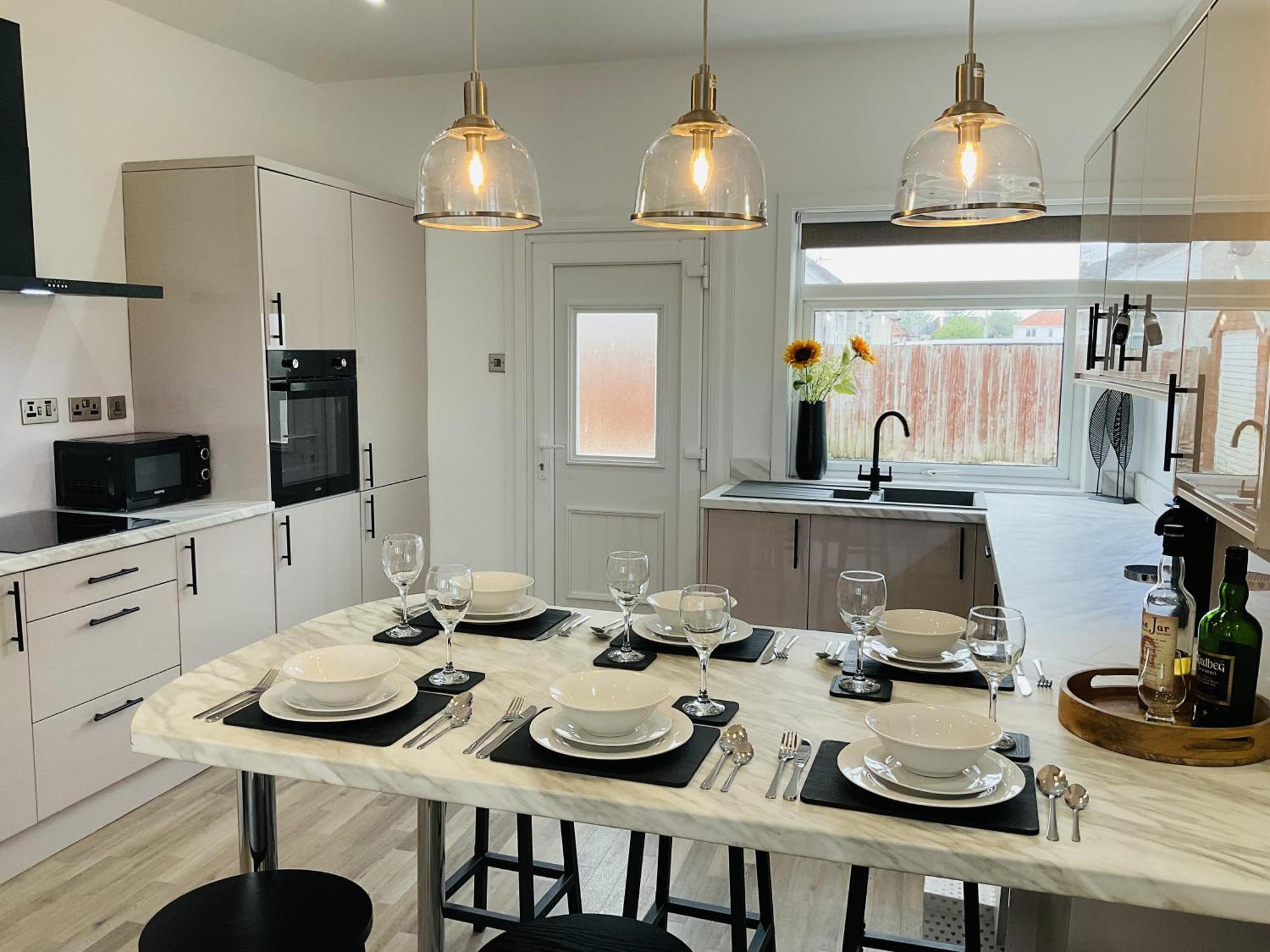 Harling House - - 4 Bedrooms Casa vacanze Prestwick